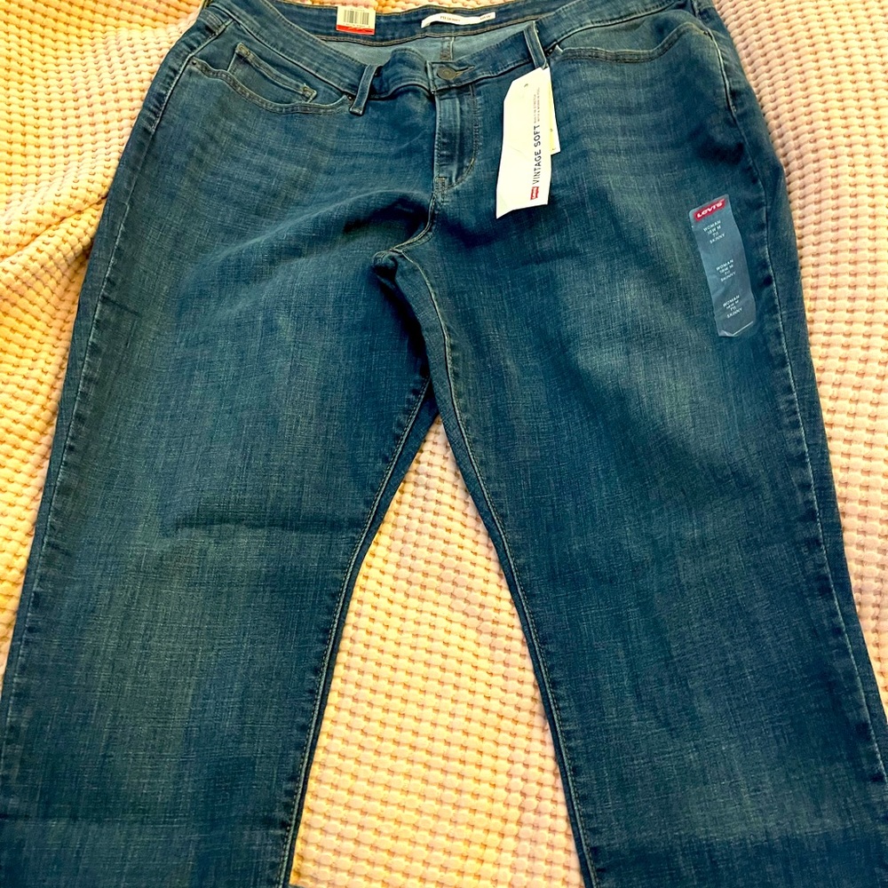 Levi’s 711 Skinny Jeans